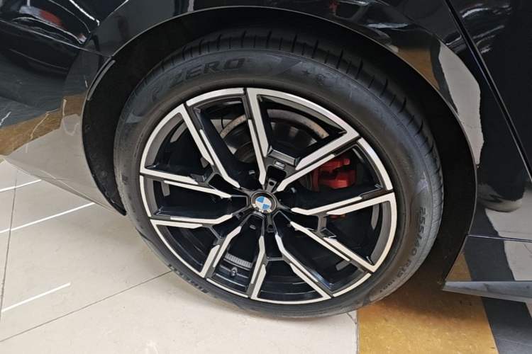 Used BMW 4 Series 2022 425i Gran Coupe M Sport Night Edition Right Rear Wheel Hub