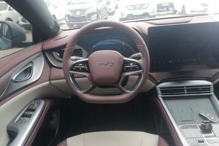 Used BYD Seal 2023 DM-i 1.5T 121km Prestige Model
