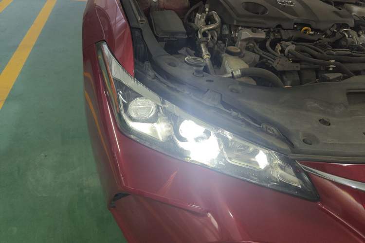 Used Toyota Avalon 2019 Dual-Engine 2.5L Luxury Edition China VI Standard Right Front Headlight