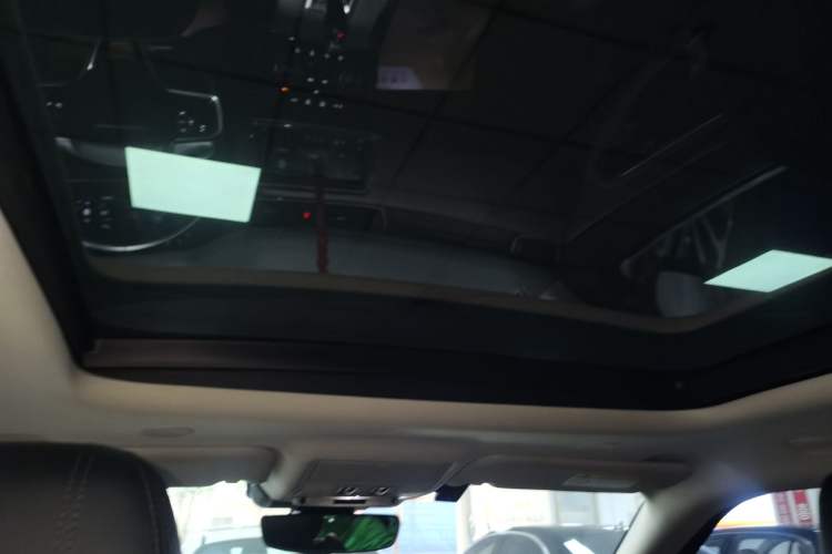 Used Land Rover Range Rover Evoque 2021 Range Rover Velar 249 PS R-Dynamic S Performance Edition