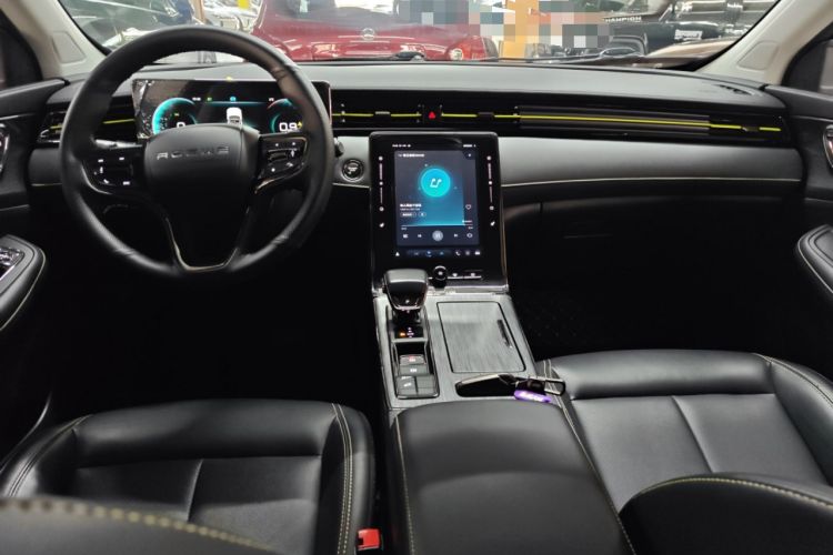 Used Roewe RX5 2023 PLUS 330TGI Automatic Trendsetting Smart Edition
