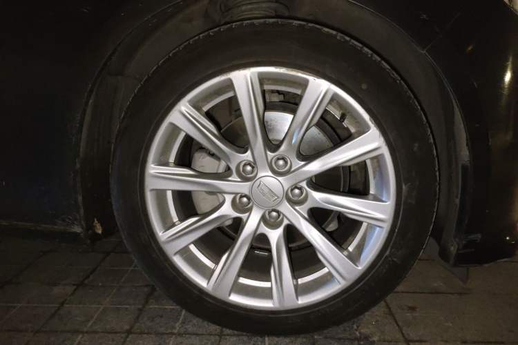 Used Cadillac CT5 2020 28T Fashion Edition Right Front Wheel Hub