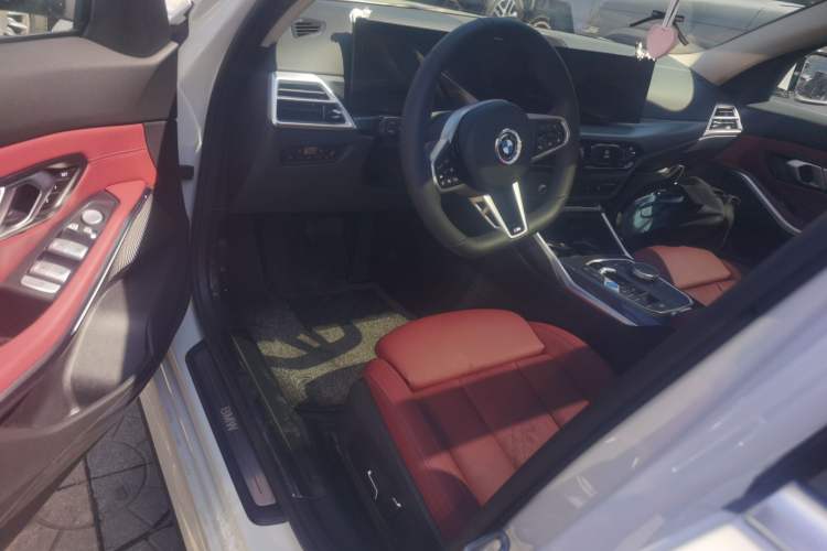 Used BMW i3 2025 eDrive 35 L Driver Seat