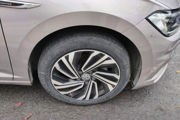 Used Volkswagen Sagitar 2021 280TSI DSG Excellence Edition Right Front Wheel Hub