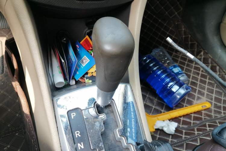 Used Hyundai Verna (older generation) 2010 Sedan 1.4L Automatic Comfort Model GS Gear Lever