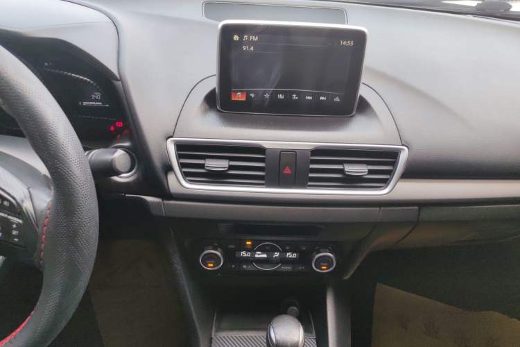 Used Mazda 3 Axela 2016 Sedan 2.0L Automatic Sport Model