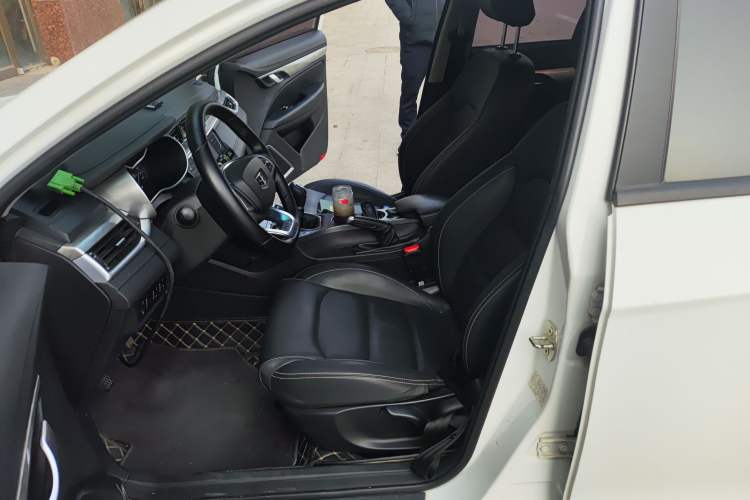 Used Geely Auto Emgrand 2019 Leading Edition 1.5L Manual Luxury Model China VI Standard