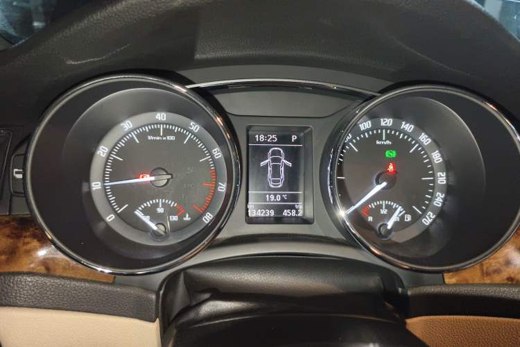 Used Skoda Superb 2009 1.8TSI Automatic Prestige Edition Instrument Cluster