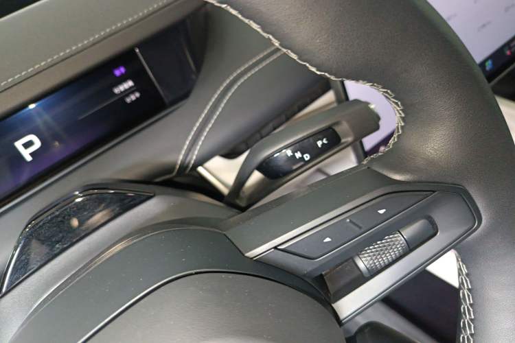 Used Xiaomi Auto SU7 2024 Four-Wheel Drive Ultra-Long Range Advanced Intelligent Driving Max Edition
