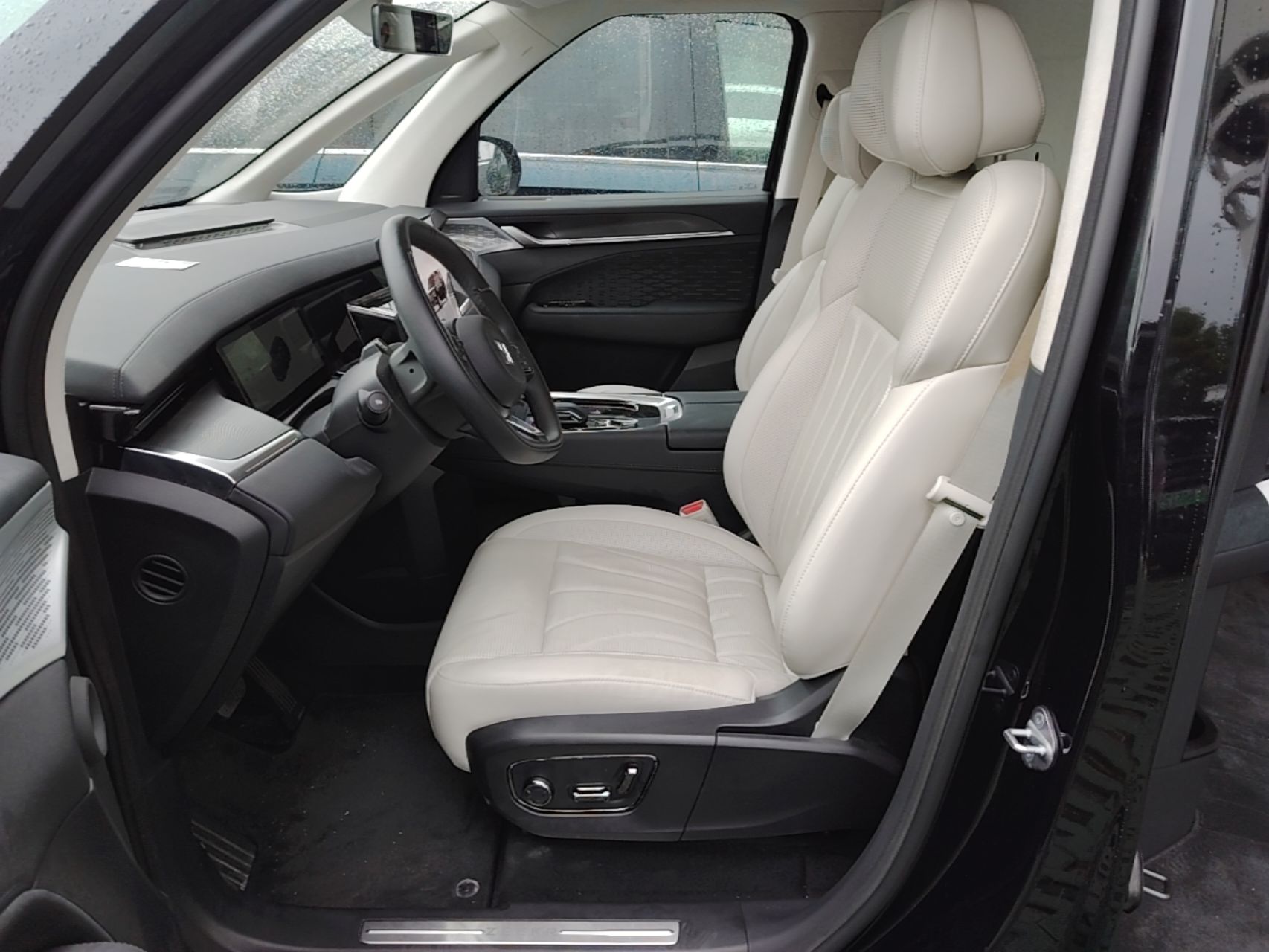 Zeekr 009 2024 GAC Trumpchi — снимка 17
