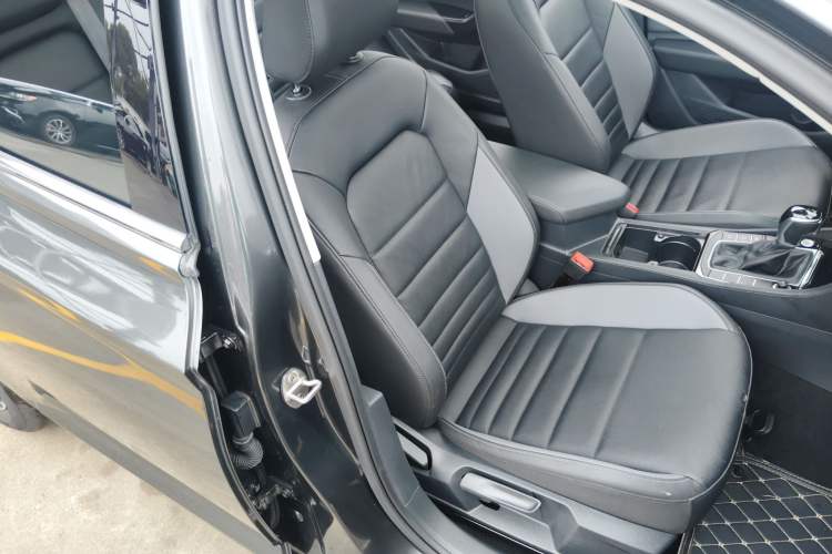 Used Volkswagen Sagitar 2021 280TSI DSG Comfort Connect Edition Right Front Seat