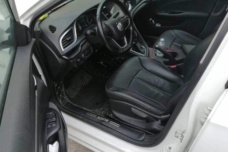 Used Buick GT 2018 18T Automatic Elite Model Driver Seat