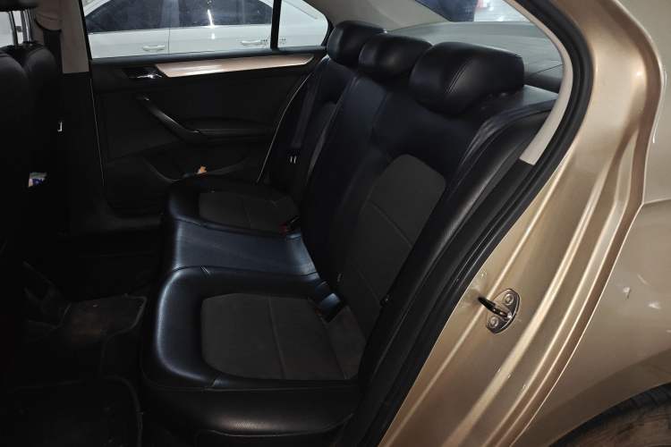 Used Volkswagen Santana 2013 1.6L Automatic Comfort Edition
