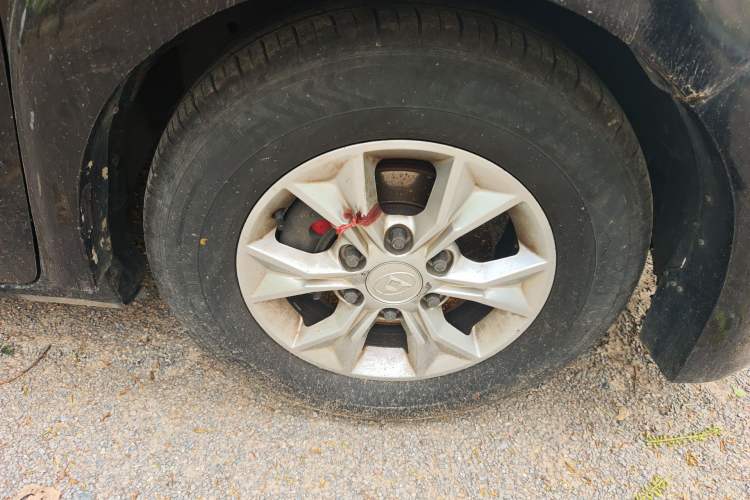 Used SAIC MAXUS G10  Right Front Wheel Hub