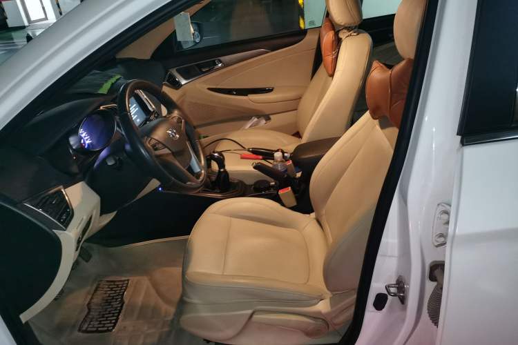 Used Changan Eado 2015 1.6L Manual Luxury Model China IV Standard