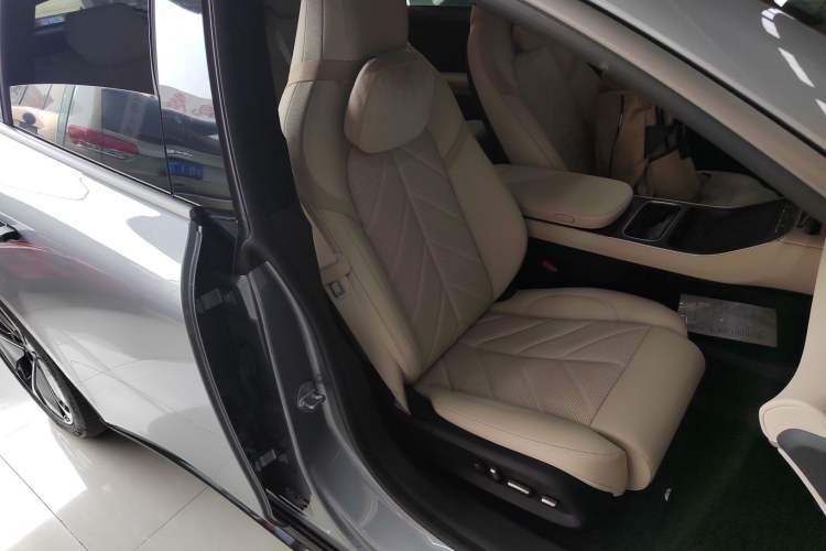 Used Nio ET5T 2025 75 kWh Touring