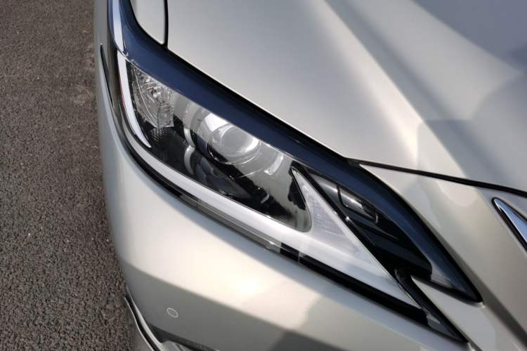 Used Lexus ES 2018 300h Premier Edition China VI Standard Exterior 6