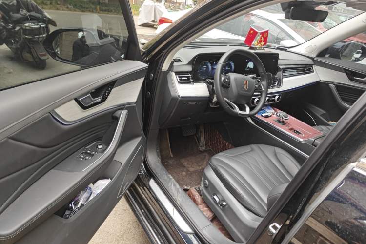 Used Hongqi HS5 2025 2.0T Two-Wheel Drive Flagship Pro Edition
