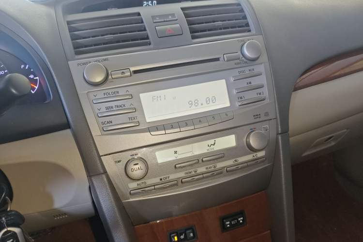 Used Toyota Camry 2013 200G Classic Luxury Edition
