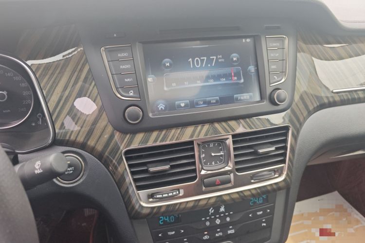 Used Hongqi H7 2021 1.8T Executive Edition Audio And AC Panel