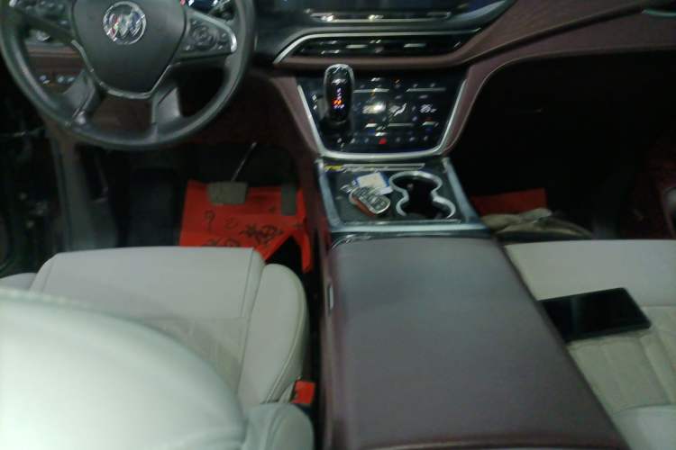 Used Buick GL8 2022 Avenir Aivia Six-Seat Deluxe Edition Gear Lever