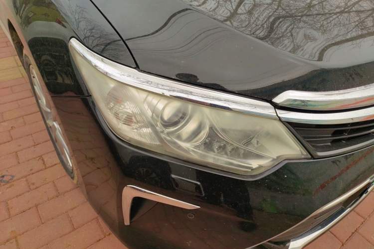 Used Toyota Camry 2016 2.5G 10th Anniversary Deluxe Navigation Edition Right Front Headlight