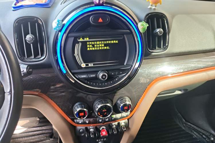 Used MINI Countryman 2017 1.5T COOPER ALL4 Traveler Audio And AC Panel