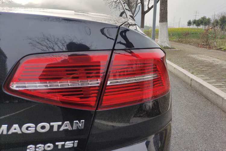 Used Volkswagen Magotan 2019 330TSI DSG Leading Model China VI Standard