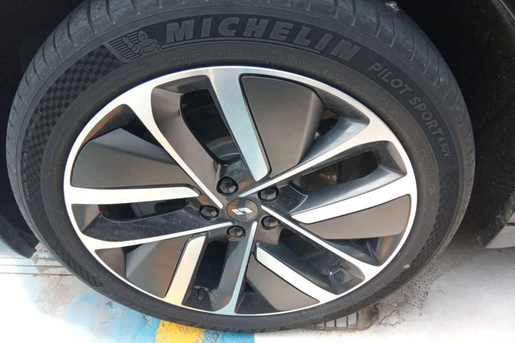 Used Li Auto L9 2022 Max model Exterior 4