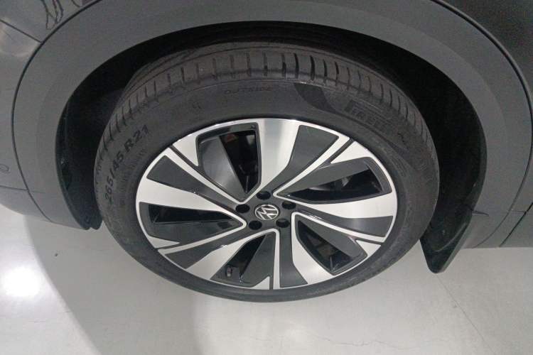 Used Volkswagen Talagon 2023 Facelift 380TSI All-Wheel Drive Luxury Jiajing Pro Version with 7 Seats Left Front Wheel Hub