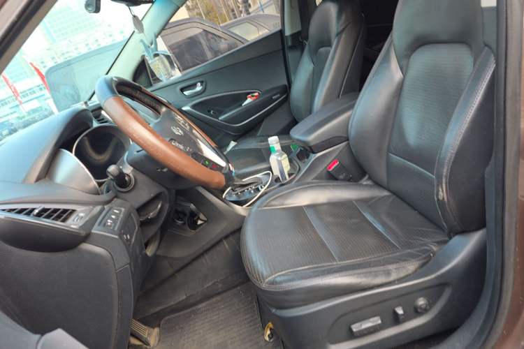 Used Hyundai Santa Fe 2013 2.4L Automatic Two-Wheel Drive Smart Version