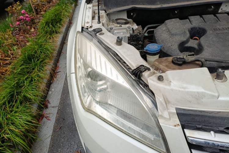 Used CHANGAN CS35 2015 1.6L Automatic Luxury Model China V Standard
