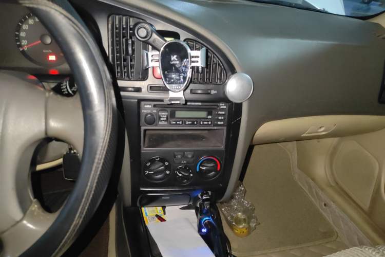 Used Hyundai Elantra 2005 1.6L Manual Standard Edition Audio And AC Panel