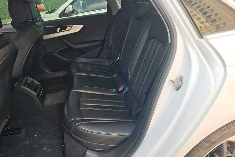 Used Audi A4L 2024 40 TFSI Fashion Dynamic Model
