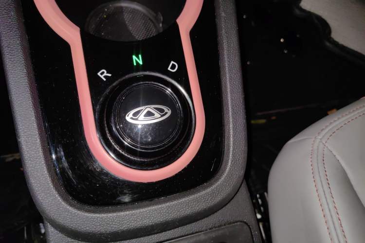 Used Chery Little Ant 2022 Restyled Version Sweet Pink Edition Half-Sugar Version 30.6 kWh 30 kW 301 km