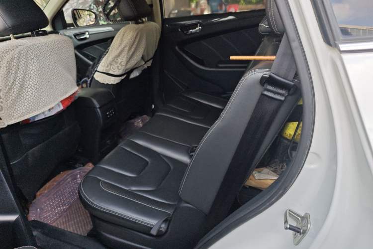 Used Dongfeng Fengon 580 2016 1.8L Manual Comfort Model Left Rear Seat