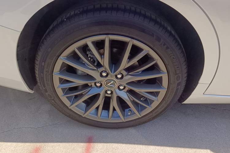 Used Lexus ES 2022 200 Excellence Edition
