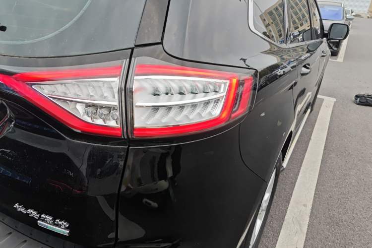 Used Ford Edge 2018 EcoBoost 245 Two-Wheel-Drive Titanium 5-Seater China V Standard