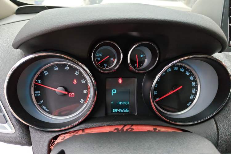 Used Buick Encore 2015 1.4T Automatic Two-Wheel Drive Urban Elite Version Instrument Cluster