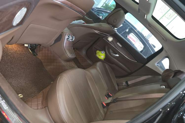 Used Mercedes-Benz E-Class 2023 Facelift E 260 L