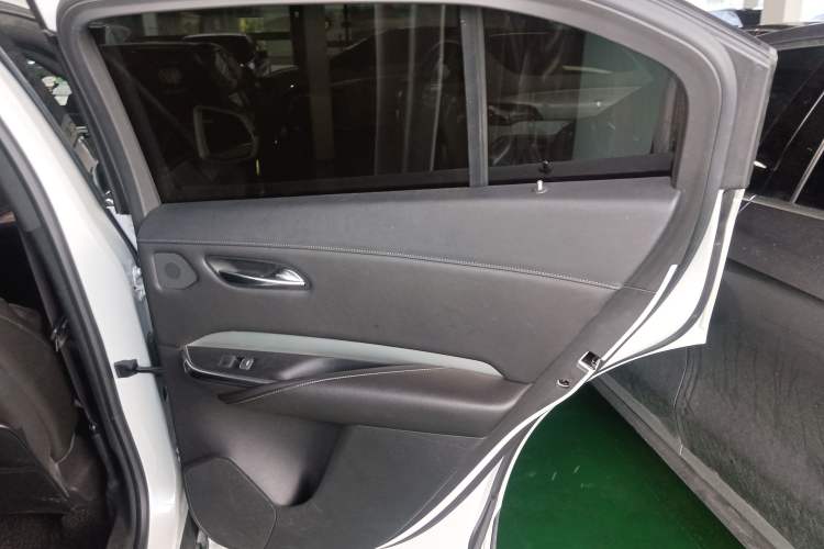 Used Cadillac XT4 2018 28T Two-Wheel Drive Leading Version