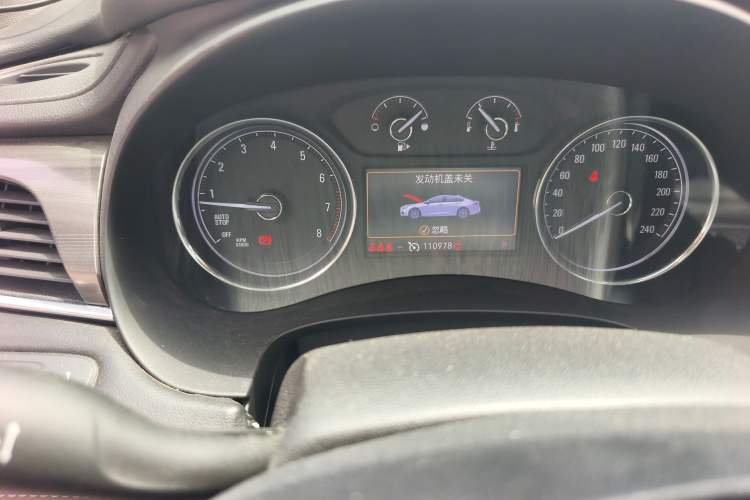 Used Buick LaCrosse 2021 552T Luxury Version Odometer Close Up