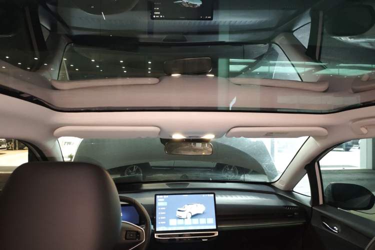 Used Venucia VX6 2023 520 Max
