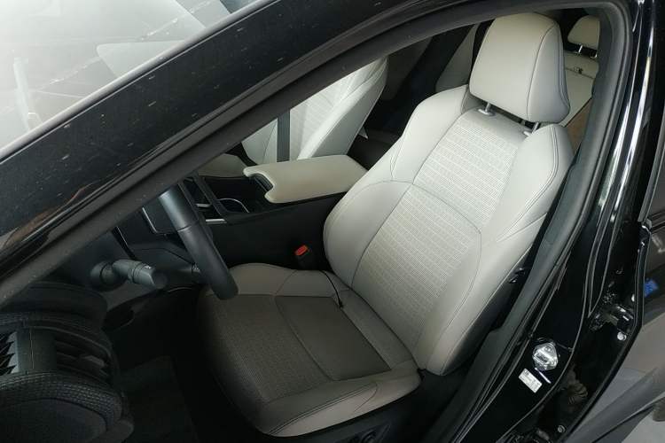 Used Toyota FAW bZ4X 2022 Two-Wheel Drive Long-Range PRO Version
