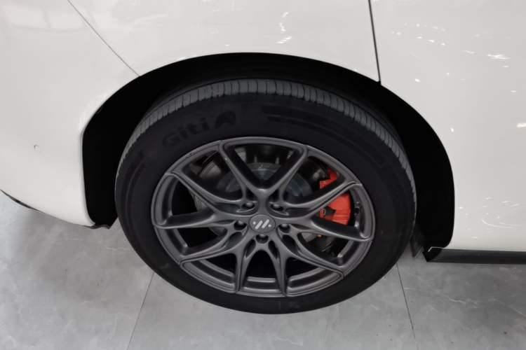 Used IM LS6 2025 Lingxi Intelligent Driving Edition Right Rear Wheel Hub