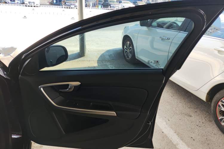 Used Volvo S60 2014 S60L 2.0T Zhiyuan Edition