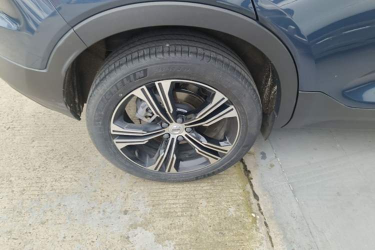 Used Volvo XC40 2021 T4 Four-Wheel Drive Smart Luxury Edition Right Rear Wheel Hub