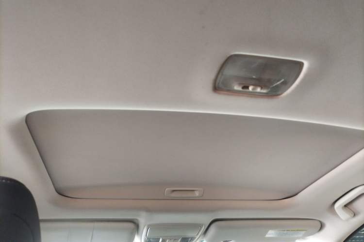 Used Honda CR-V 2015 2.4L four-wheel drive luxury version
