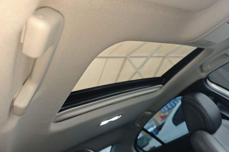 Used Mazda 3 Axela 2023 2.0L Automatic Zhiyao Edition Headliner