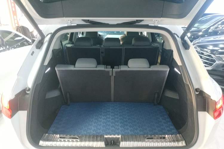 Used Audi Q5 e-tron 2023 40 e-tron Starry Edition Luxury Package Trunk